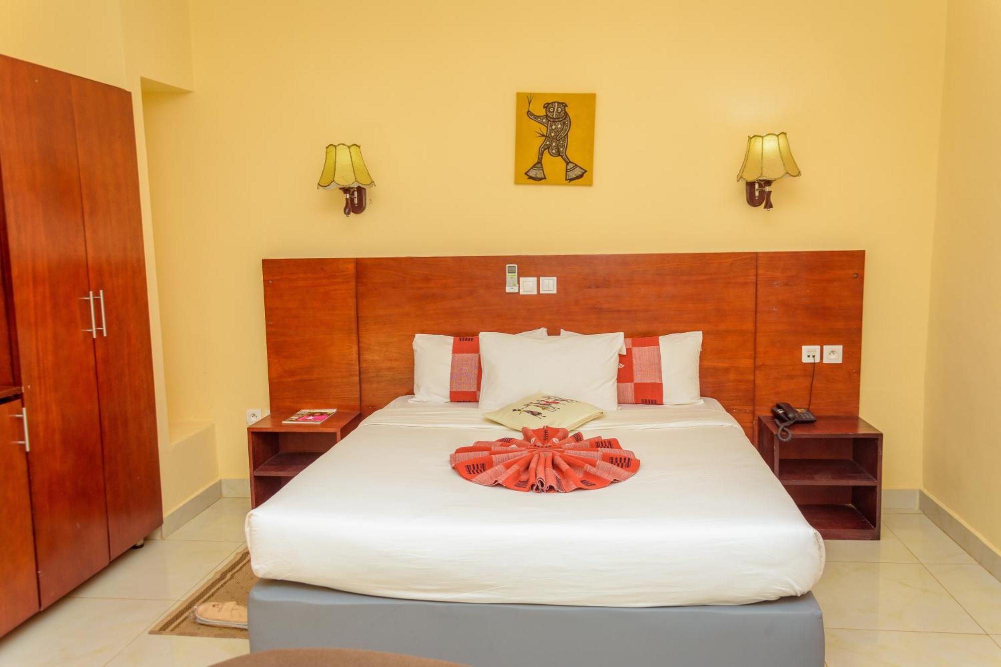 Hotel La Rose Blanche Korhogo Exteriér fotografie