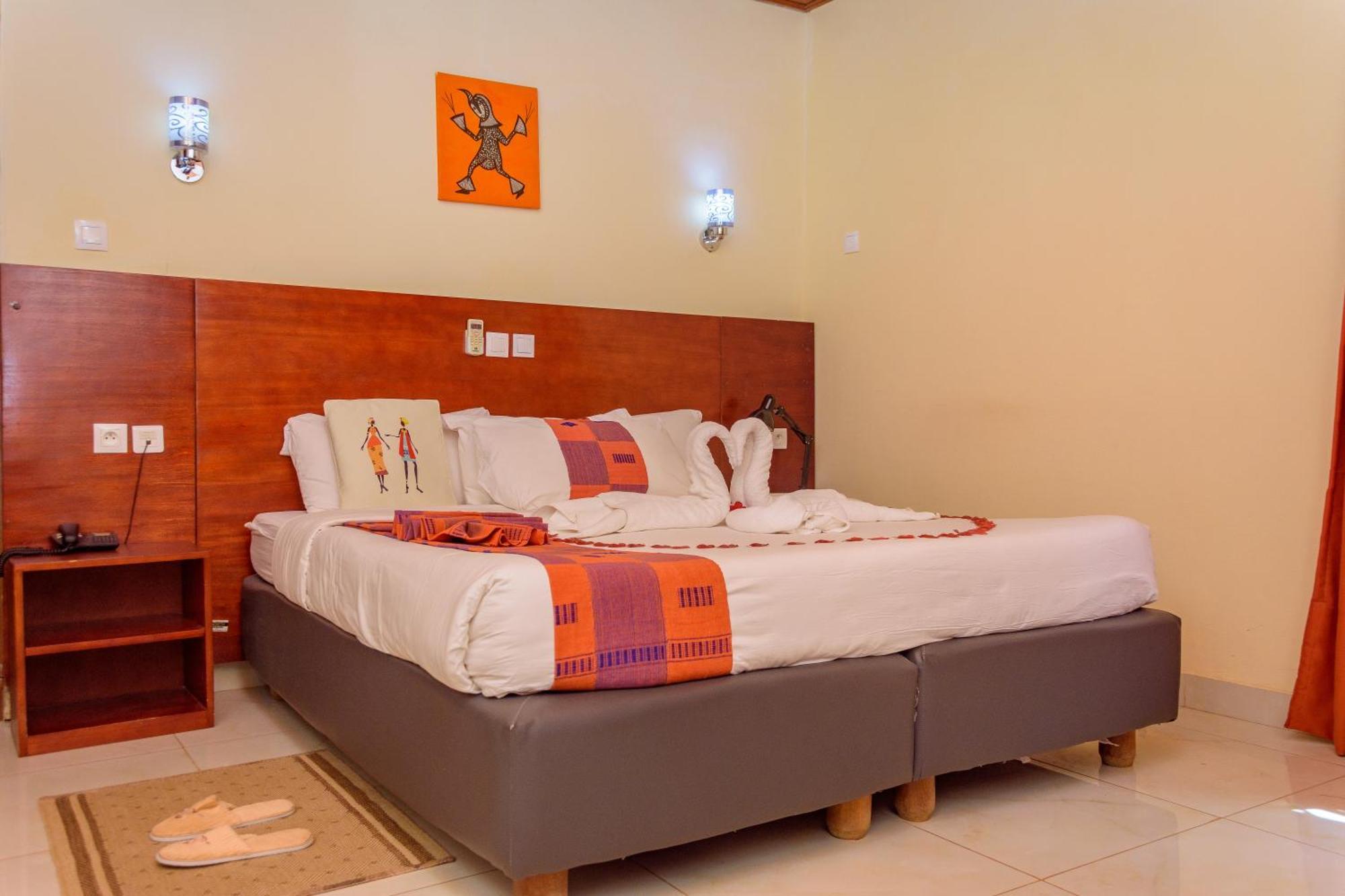 Hotel La Rose Blanche Korhogo Exteriér fotografie