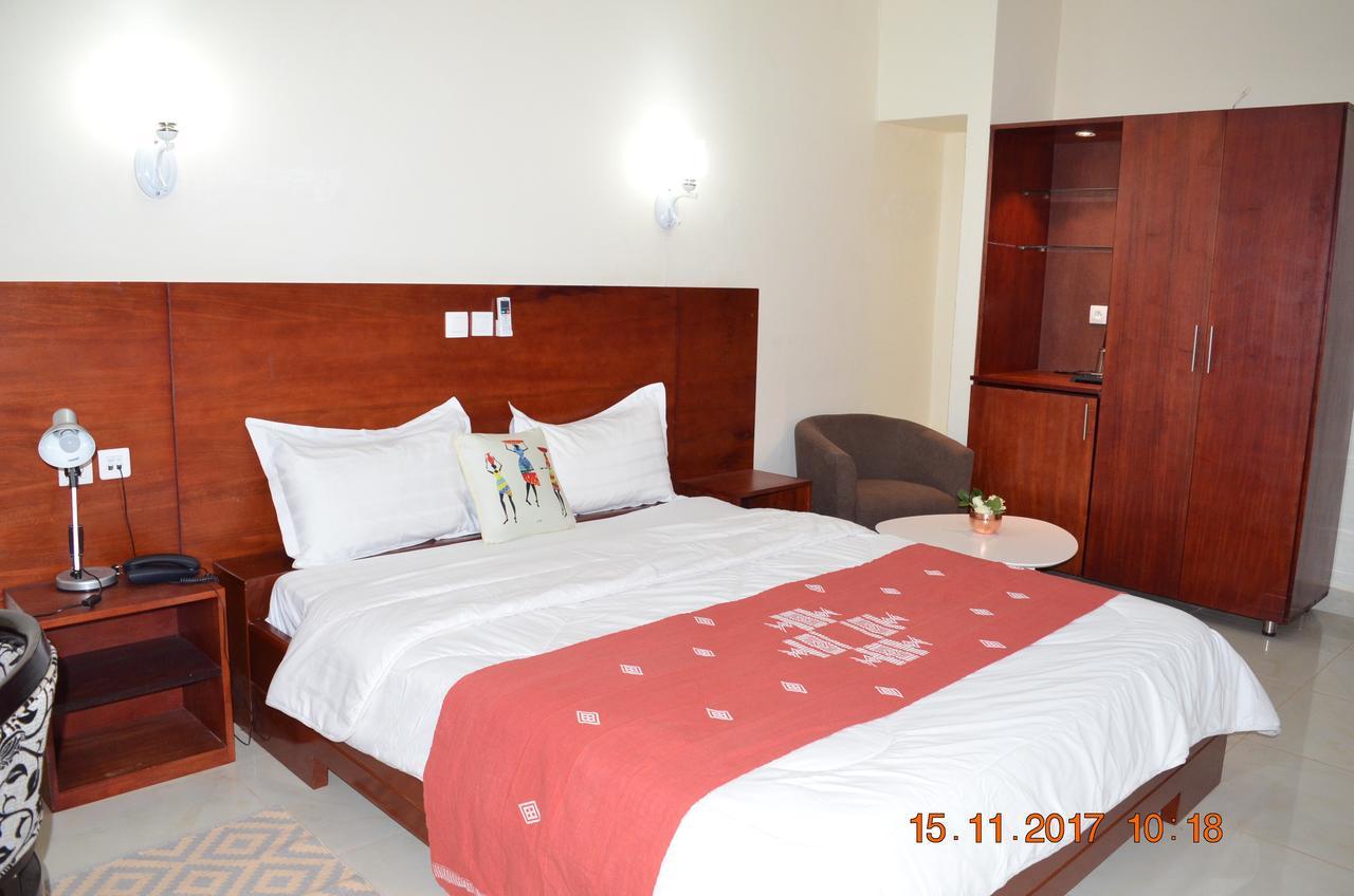 Hotel La Rose Blanche Korhogo Exteriér fotografie