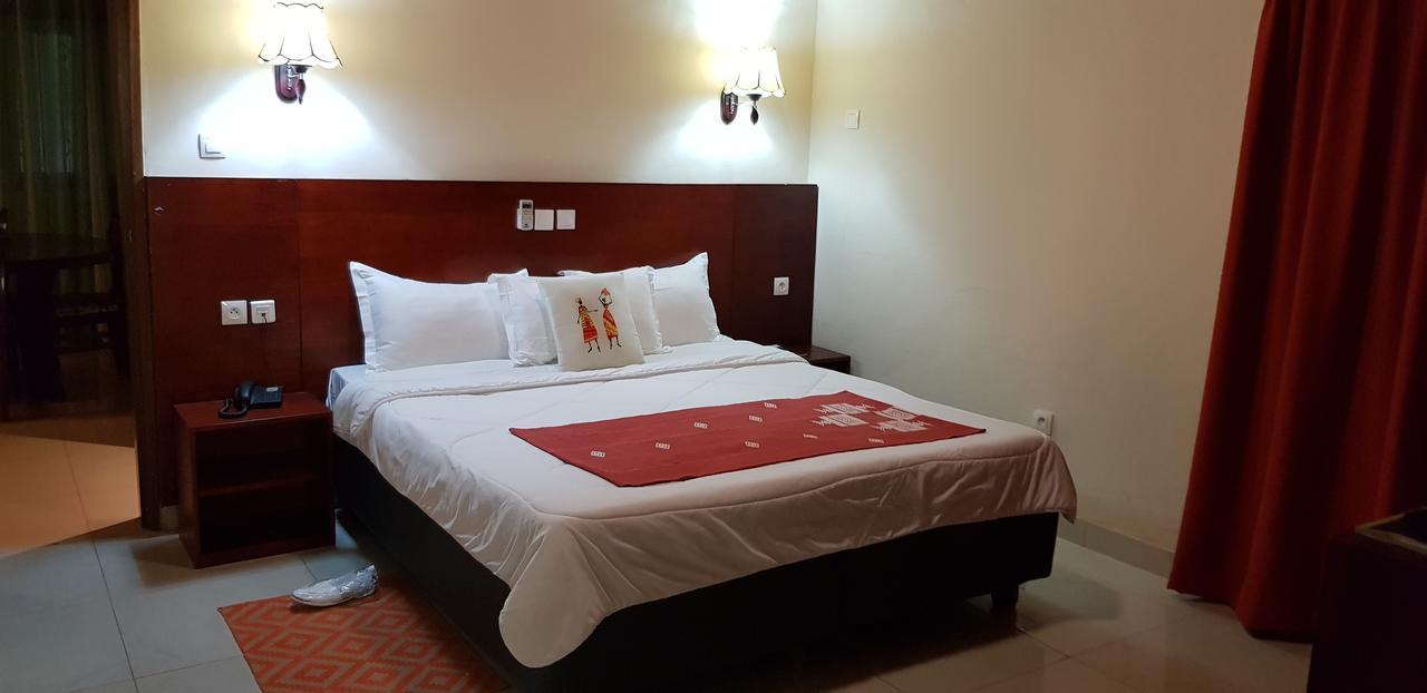 Hotel La Rose Blanche Korhogo Exteriér fotografie