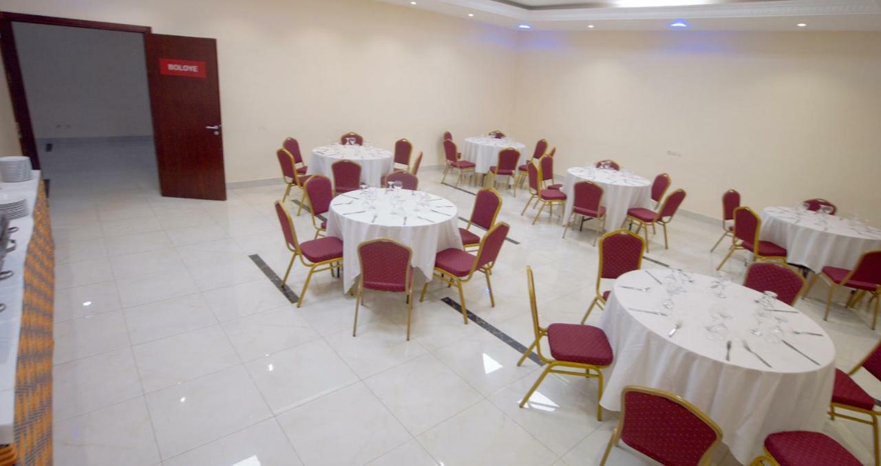 Hotel La Rose Blanche Korhogo Exteriér fotografie