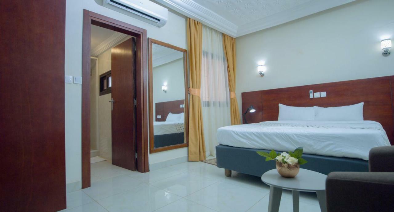 Hotel La Rose Blanche Korhogo Exteriér fotografie