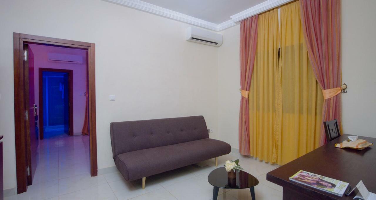 Hotel La Rose Blanche Korhogo Exteriér fotografie