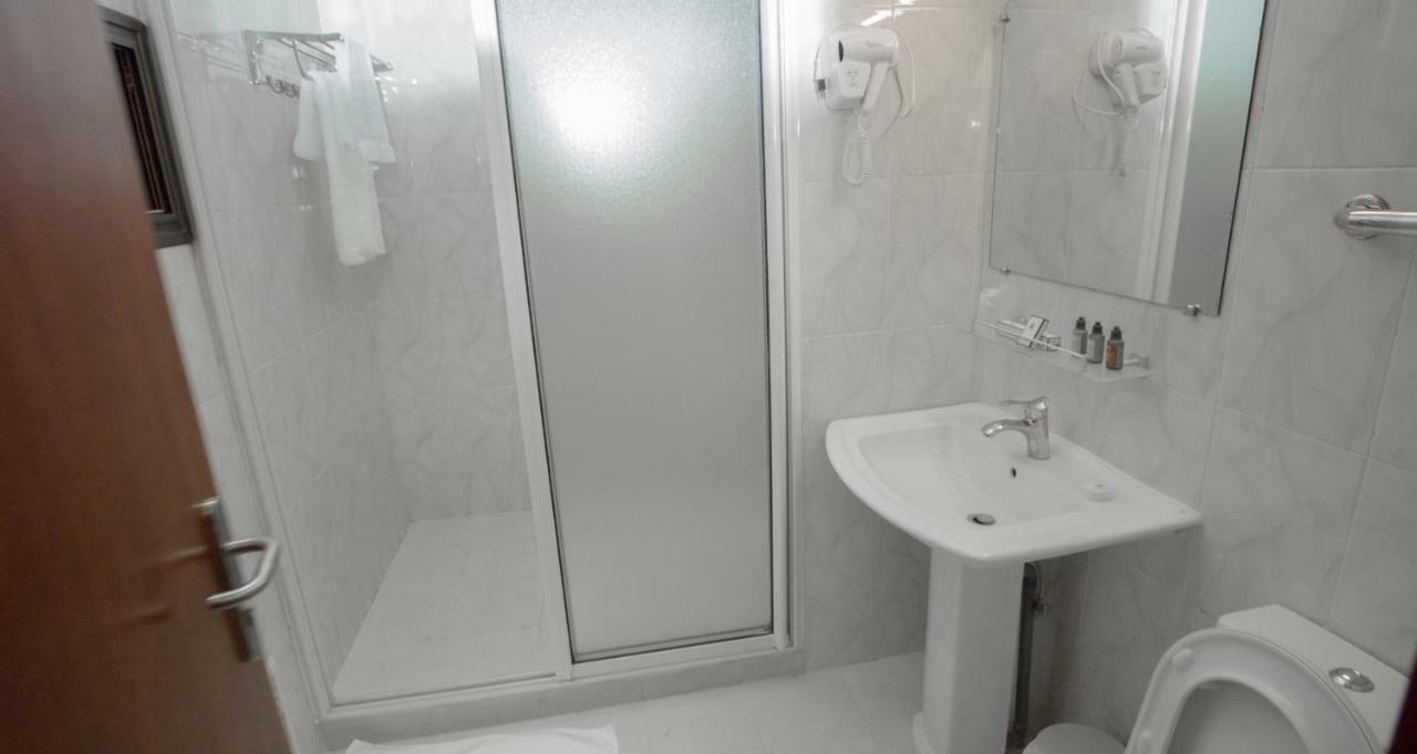 Hotel La Rose Blanche Korhogo Exteriér fotografie