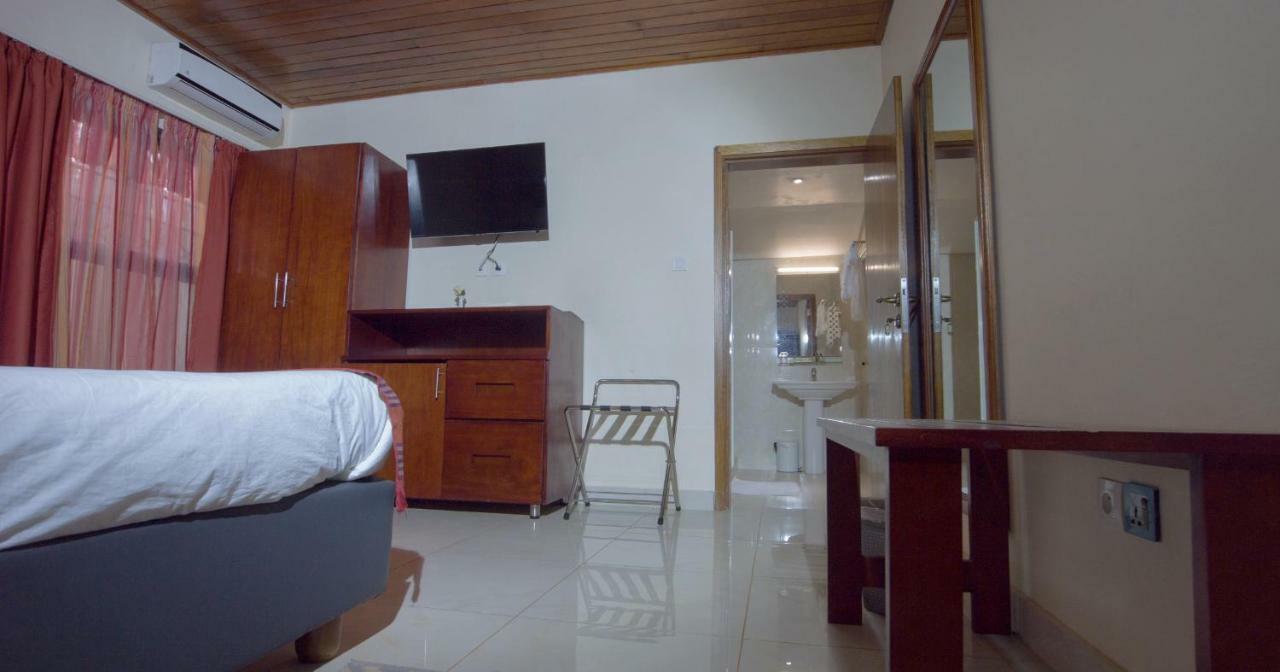 Hotel La Rose Blanche Korhogo Exteriér fotografie