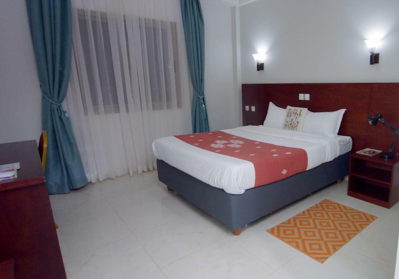 Hotel La Rose Blanche Korhogo Exteriér fotografie